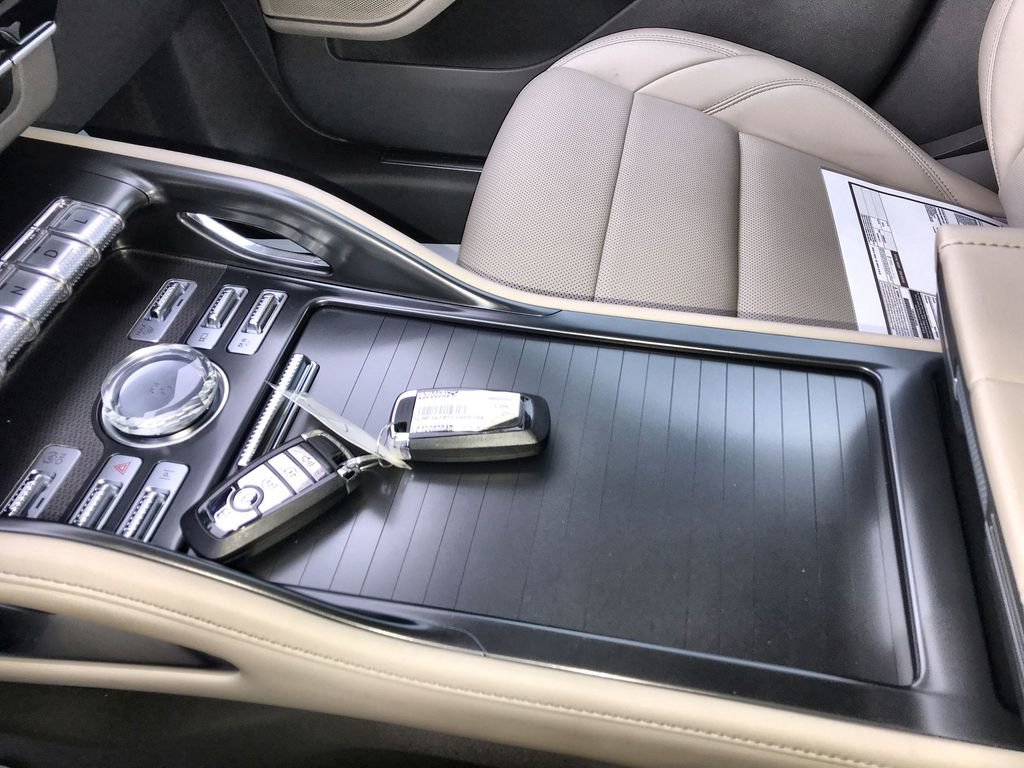 Used 2025 Lincoln Nautilus Premier image 21