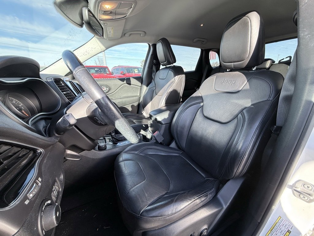 Used 2020 Jeep Cherokee Limited image 21