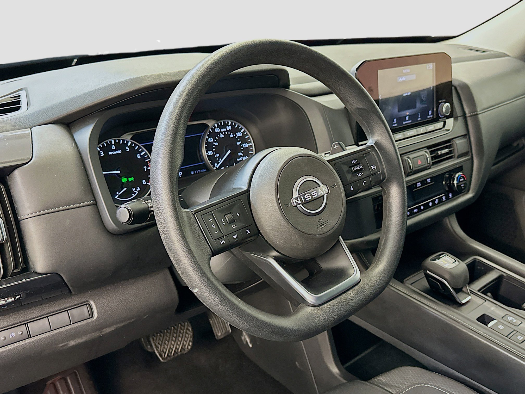 Used 2024 Nissan Pathfinder S image 18