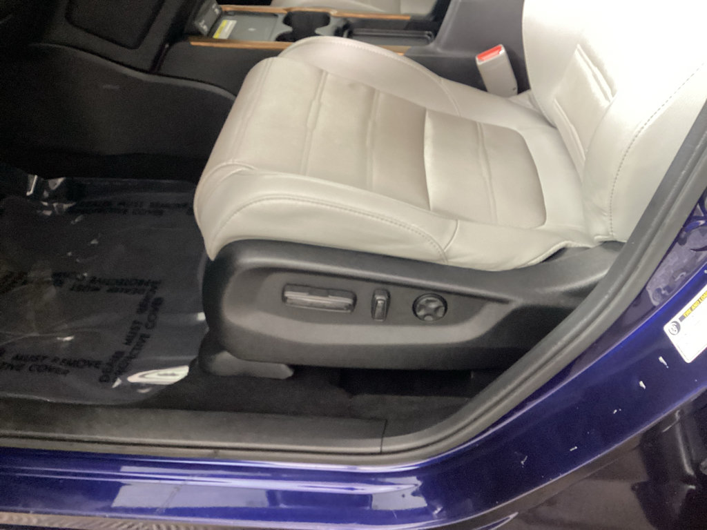 Used 2020 Honda CR-V Touring image 16