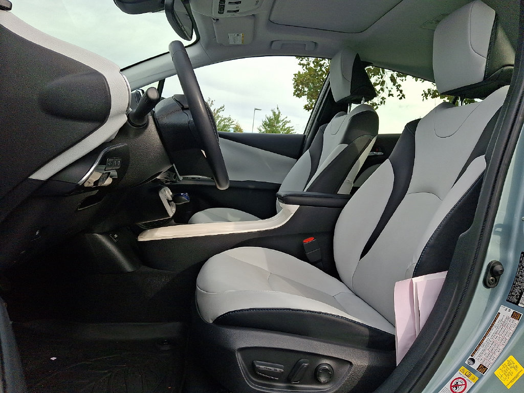 Used 2018 Toyota Prius Four w/ Advanced Technology Package FWD image 15