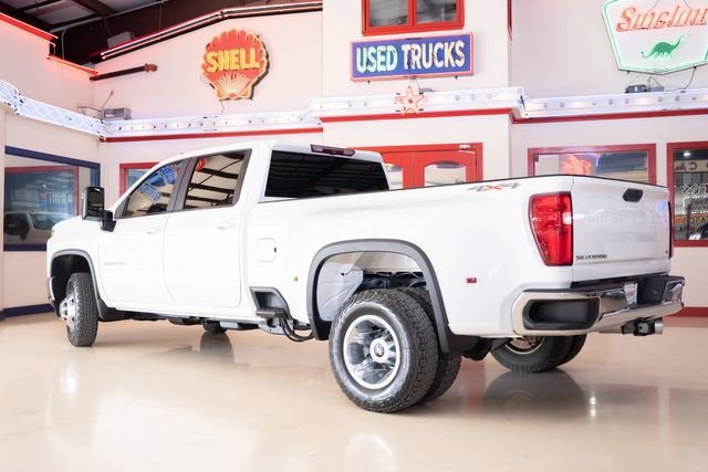 Used 2022 Chevrolet Silverado 3500 LT w/ Convenience Package image 4