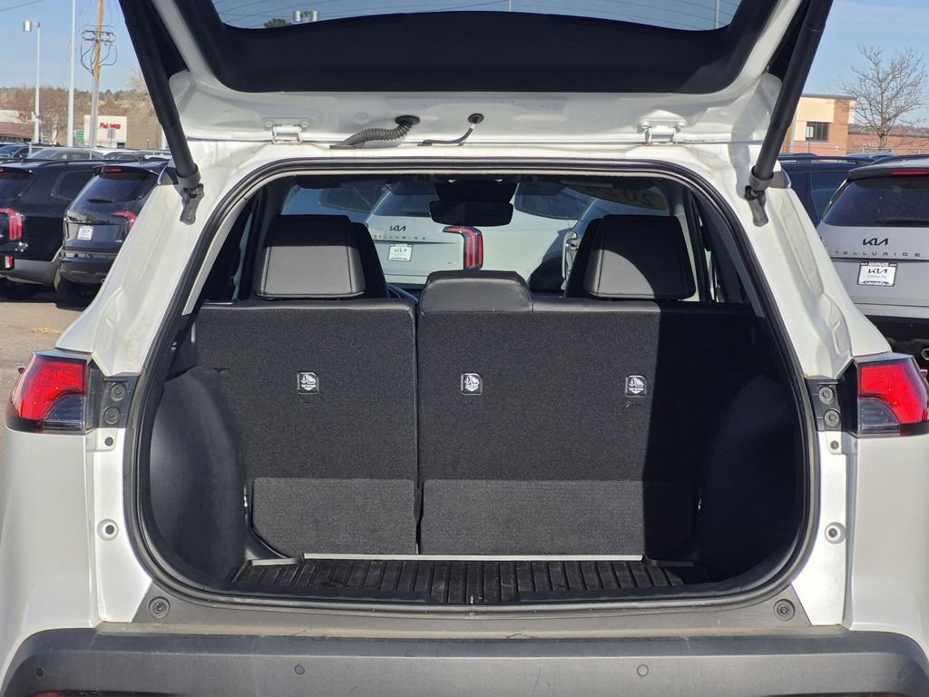 Used 2024 Toyota Corolla Cross XLE w/ Convenience Package image 15