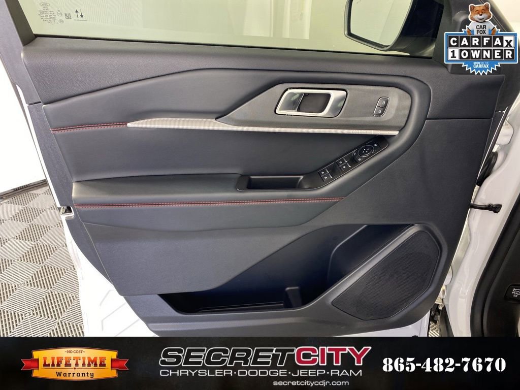 Used 2025 Ford Explorer ST-Line image 12