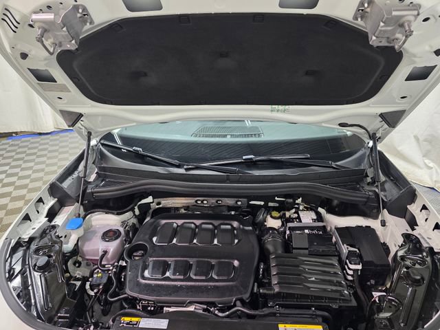 Certified 2025 Volkswagen Tiguan SE image 38