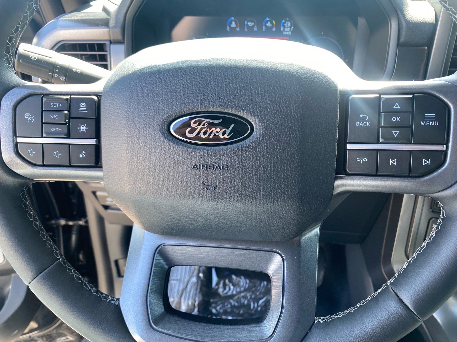 New 2026 Ford F150 Lariat w/ Equipment Group 502A High AWD/4WD image 32