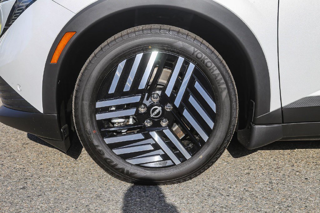 New 2026 Nissan Leaf SV+ w/ Illuminated Package FWD image 11
