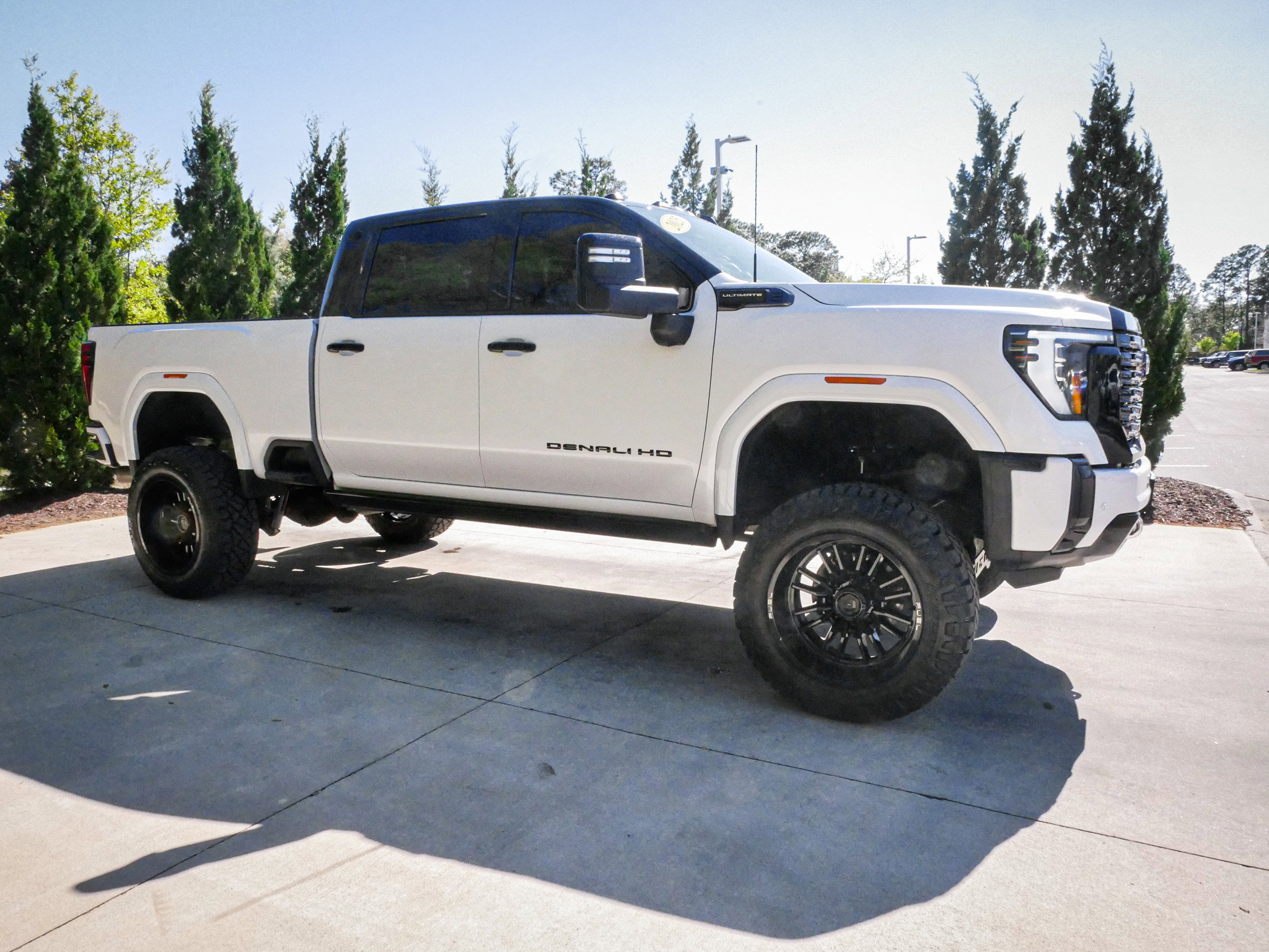 Used 2025 GMC Sierra 2500 Denali Ultimate image 11