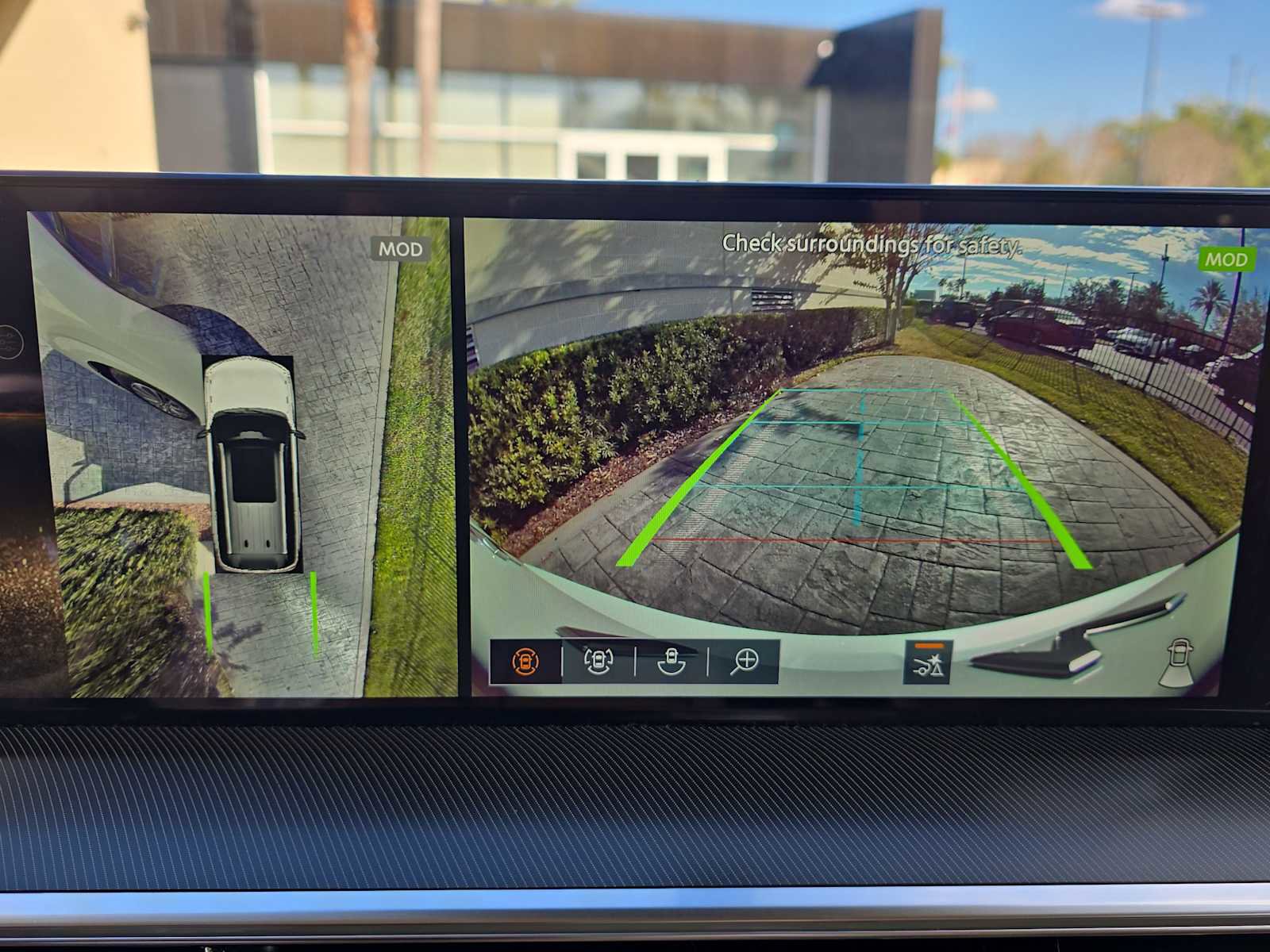 New 2026 INFINITI QX80 Luxe w/ Cargo Package image 19