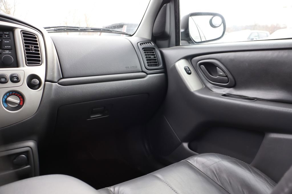 Used 2004 MAZDA Tribute ES w/ Luxury Pkg image 37