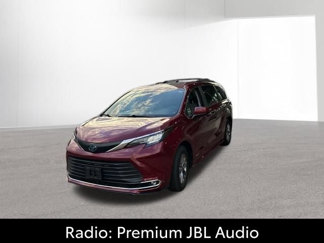 Certified 2021 Toyota Sienna XLE w/ XLE Plus Package FWD image 2