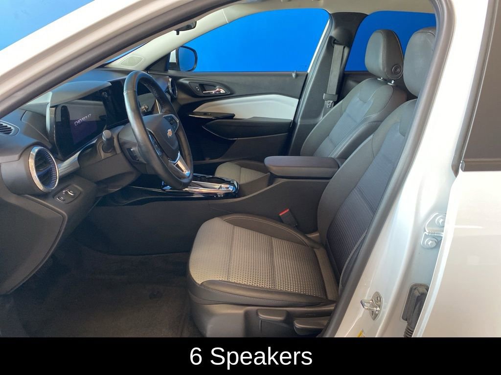 Used 2025 Chevrolet Trax LT w/ LT Convenience Package FWD image 10