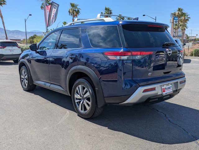 Certified 2024 Nissan Pathfinder SL w/ Black Appearance Package FWD image 8