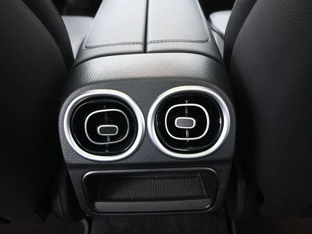 Used 2024 Mercedes-Benz C 300 4MATIC Sedan image 25