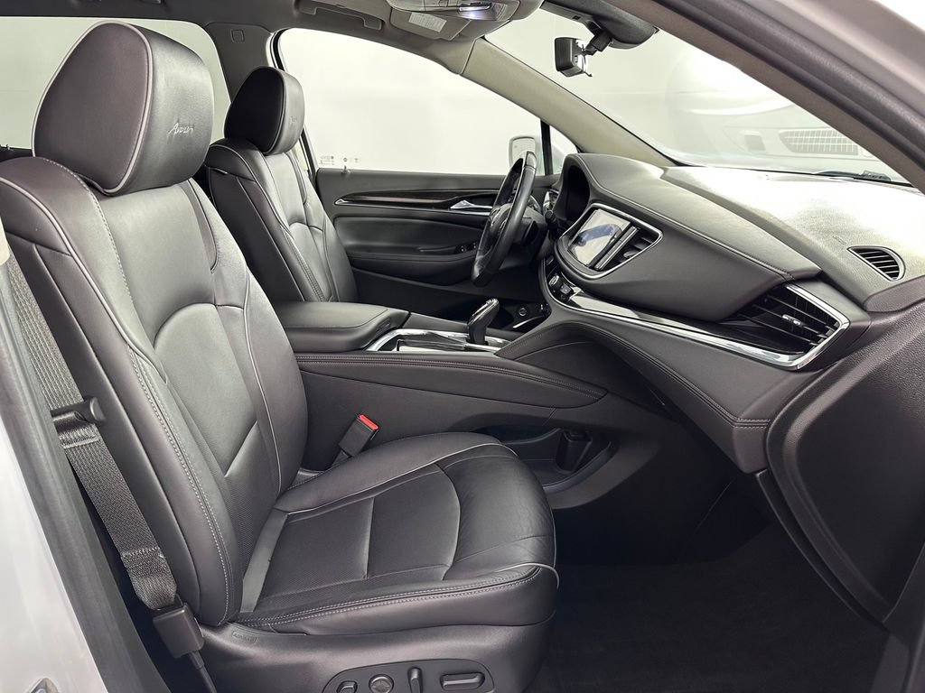 Used 2020 Buick Enclave Avenir w/ Avenir Technology Package FWD image 22