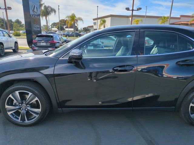 Used 2023 Lexus UX 250h FWD image 14