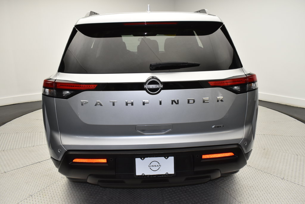 Used 2025 Nissan Pathfinder SV AWD/4WD image 6