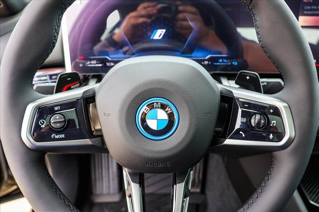 New 2027 BMW 550e xDrive AWD/4WD image 14