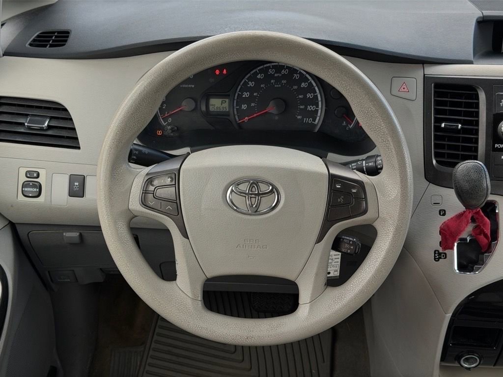 Used 2012 Toyota Sienna LE image 16