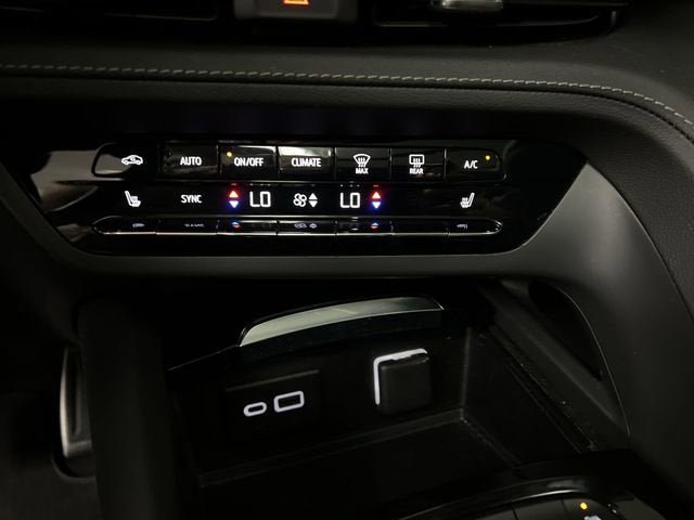 Certified 2023 Buick Envision Essence w/ Sport Touring Package FWD image 17