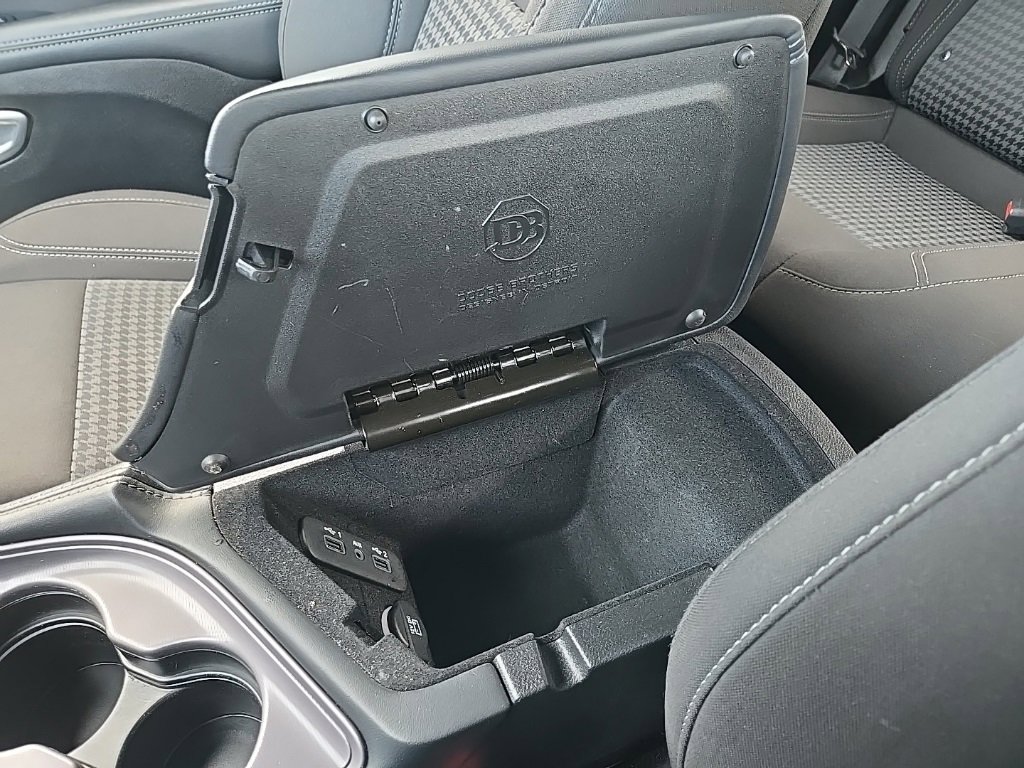 Used 2023 Dodge Challenger SXT w/ Cold Weather Group image 59