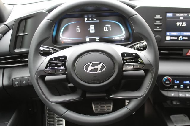 Used 2026 Hyundai Elantra Sport FWD image 11