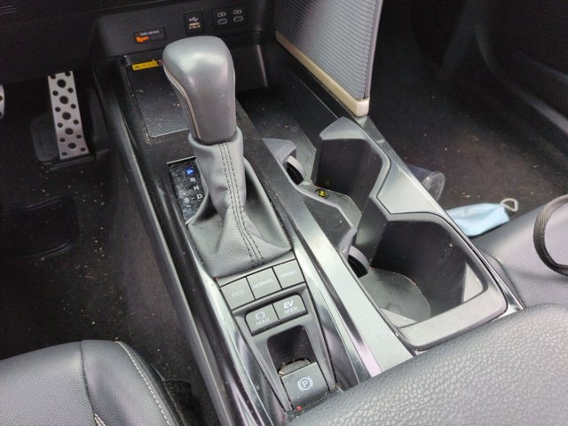 Used 2025 Toyota Camry SE FWD image 11