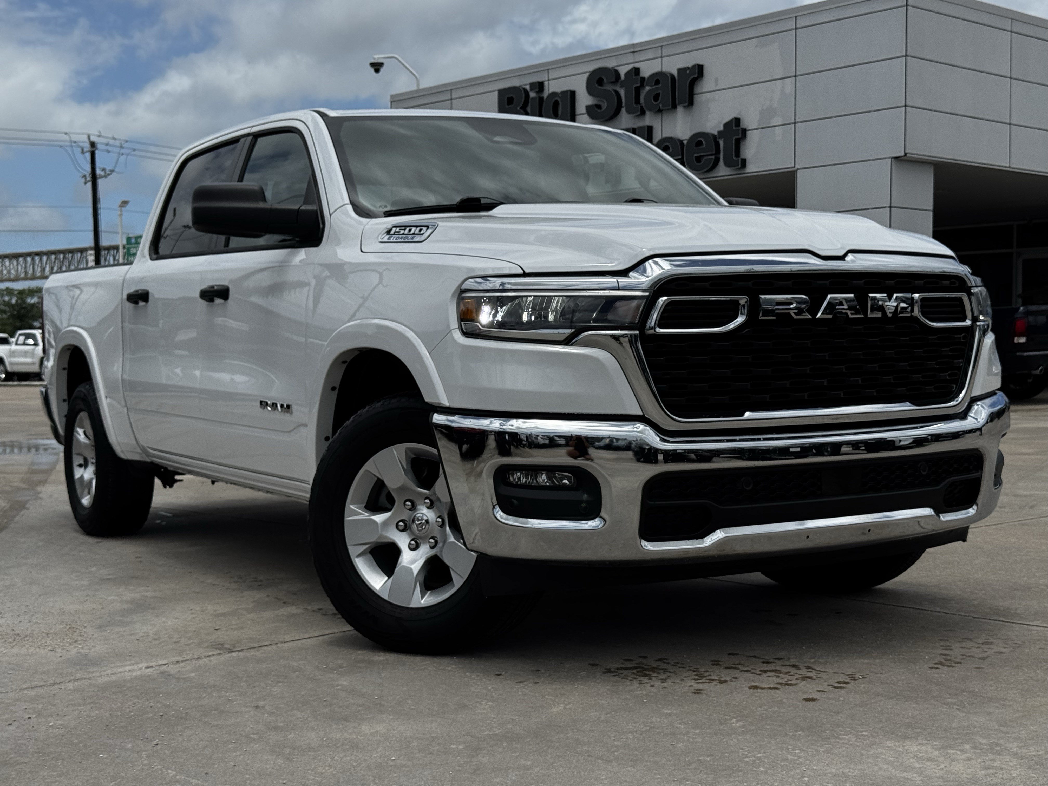 Used 2025 RAM 1500 Big Horn AWD/4WD image 2