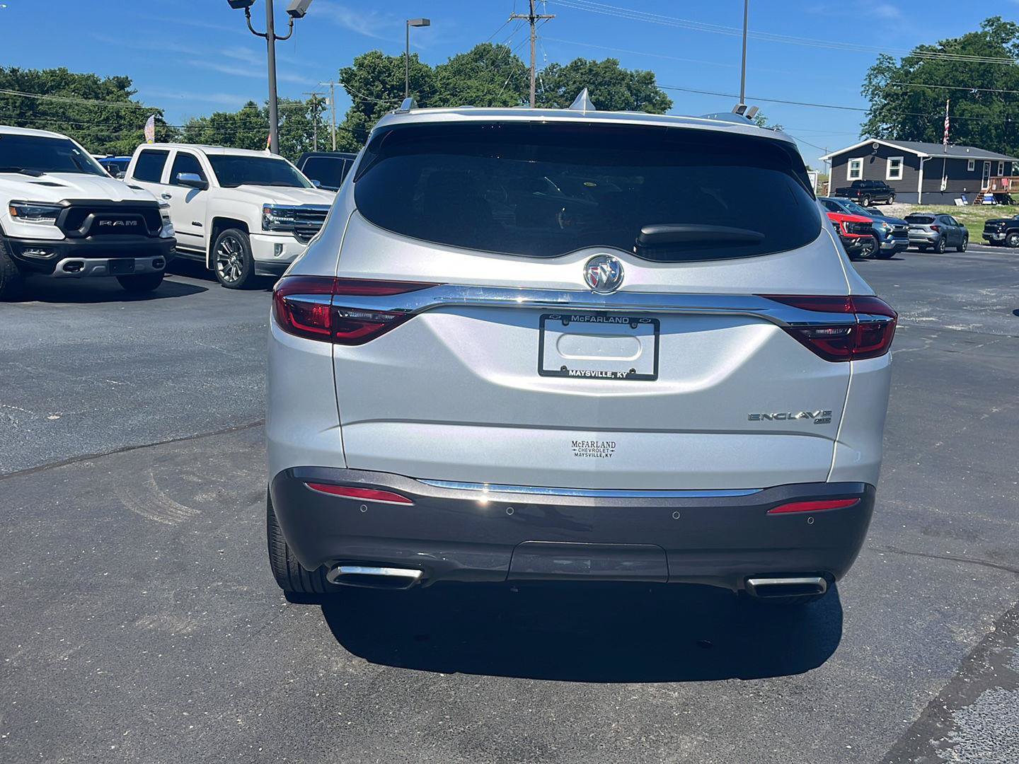 Used 2019 Buick Enclave Essence AWD/4WD image 4