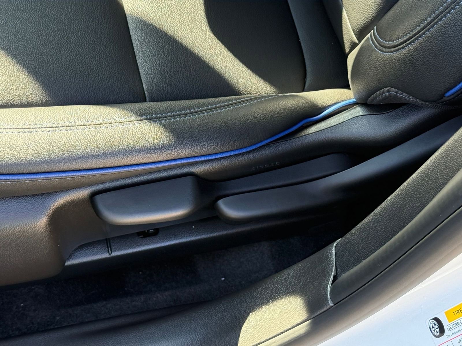 Used 2025 Buick Envista Sport Touring image 23