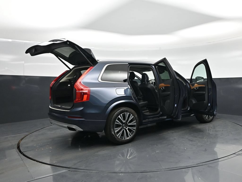 Used 2021 Volvo XC90 T5 Momentum w/ Protection Package Premier AWD/4WD image 4