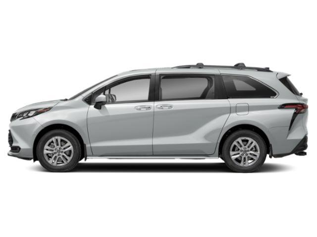 Used 2024 Toyota Sienna XLE Woodland Edition image 3