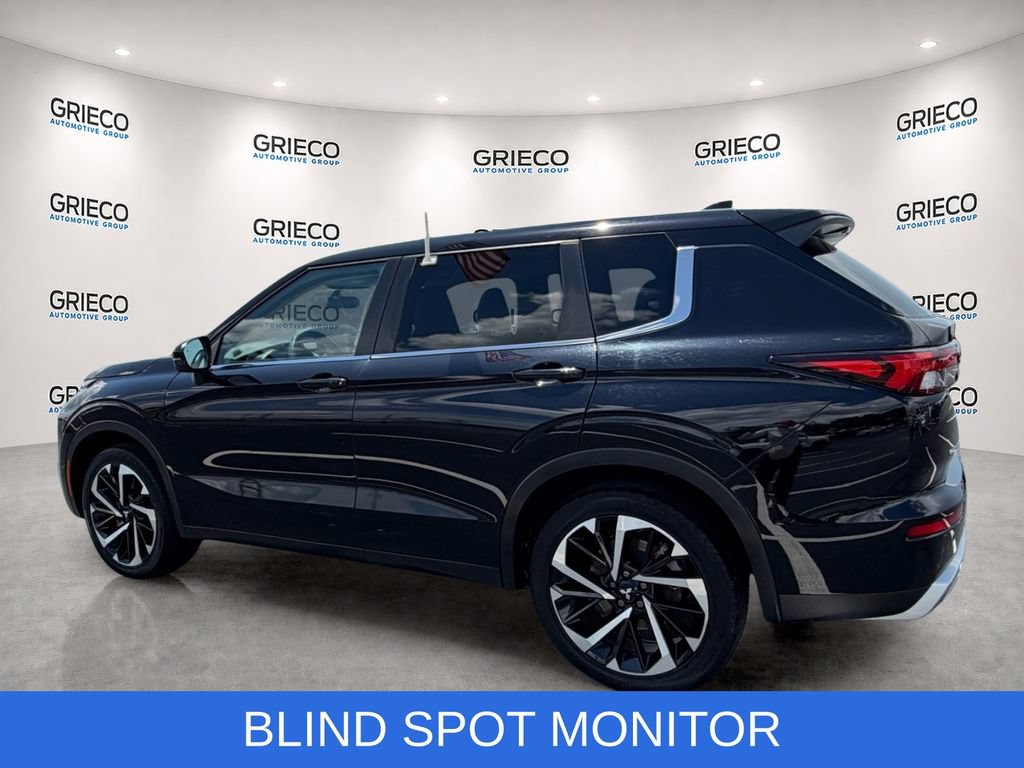 Used 2023 Mitsubishi Outlander SE FWD image 5