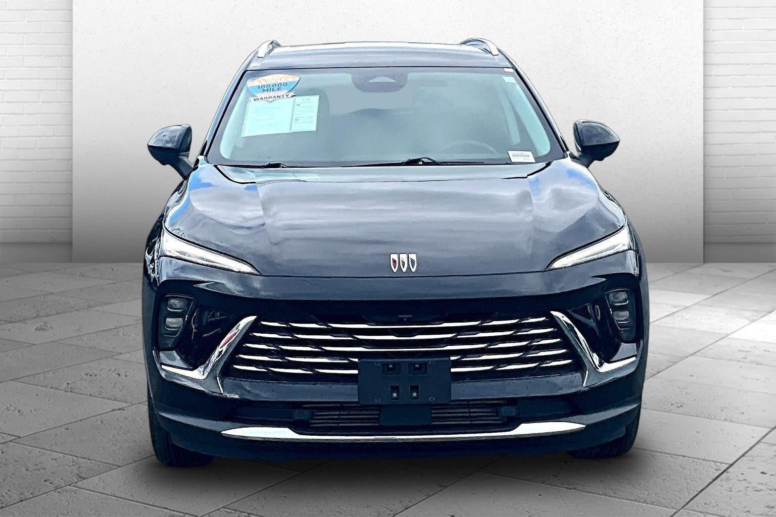 Used 2025 Buick Envision Preferred AWD/4WD image 2