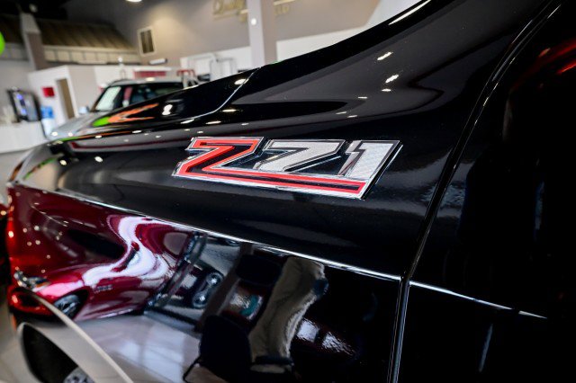 Used 2025 Chevrolet Suburban Z71 image 15