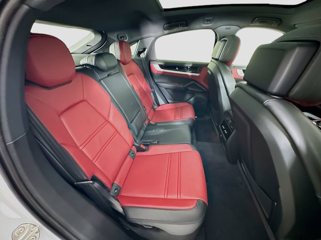 Used 2026 Porsche Cayenne Coupe image 29