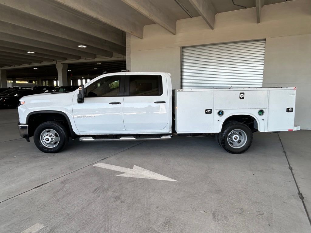 Used 2023 Chevrolet Silverado 3500 W/T w/ WT Convenience Package AWD/4WD image 2