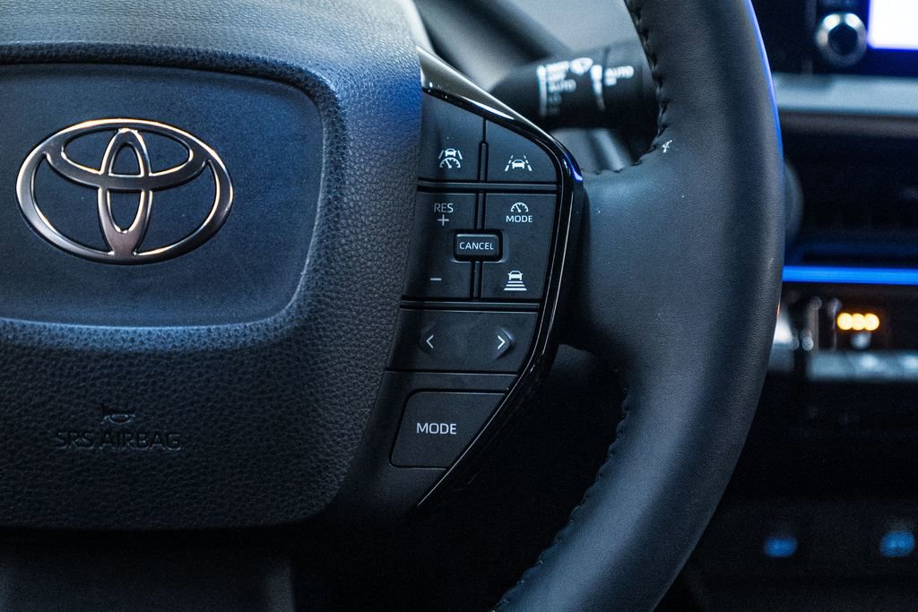 Certified 2025 Toyota Prius XLE image 28