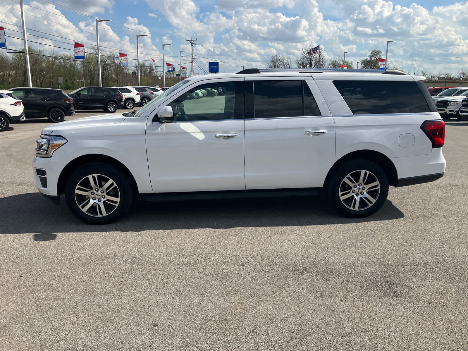 Used 2024 Ford Expedition Max Limited image 4