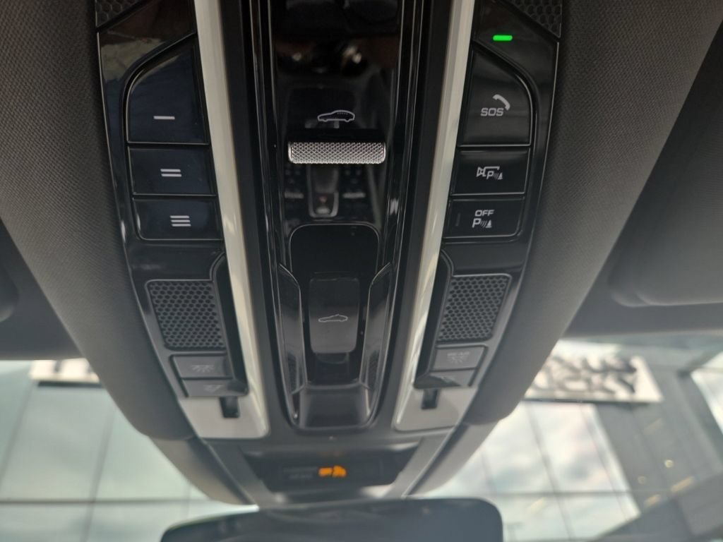 Used 2019 Porsche Cayenne AWD/4WD image 23