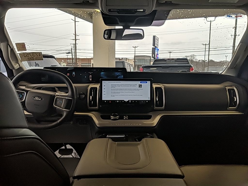 Certified 2025 Ford Expedition Active image 15