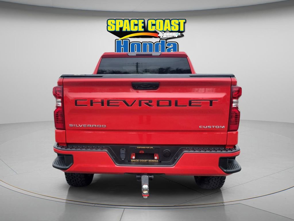 Used 2023 Chevrolet Silverado 1500 Custom image 4