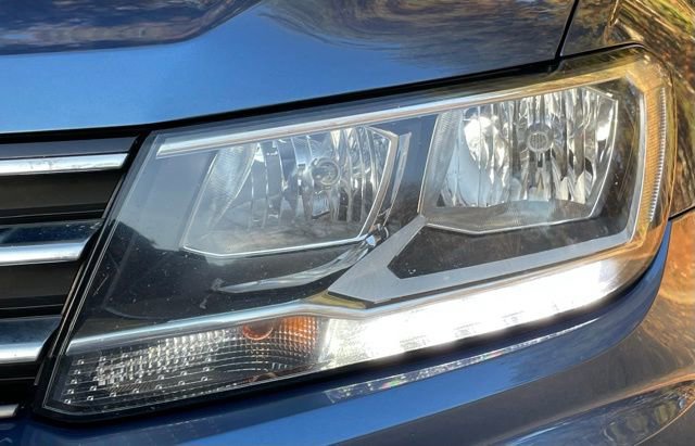 Used 2018 Volkswagen Tiguan SE FWD image 12