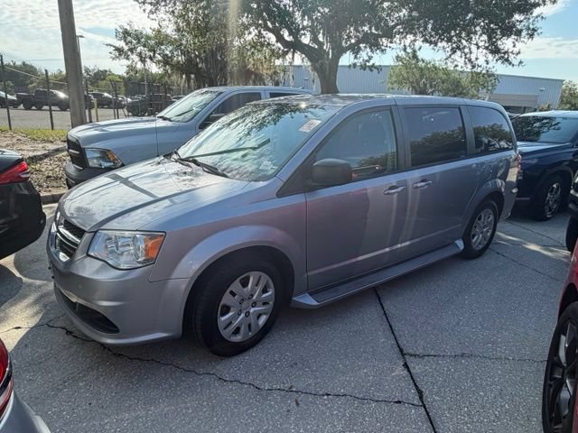 Used 2018 Dodge Grand Caravan SE w/ UConnect Hands-Free Group FWD image 6