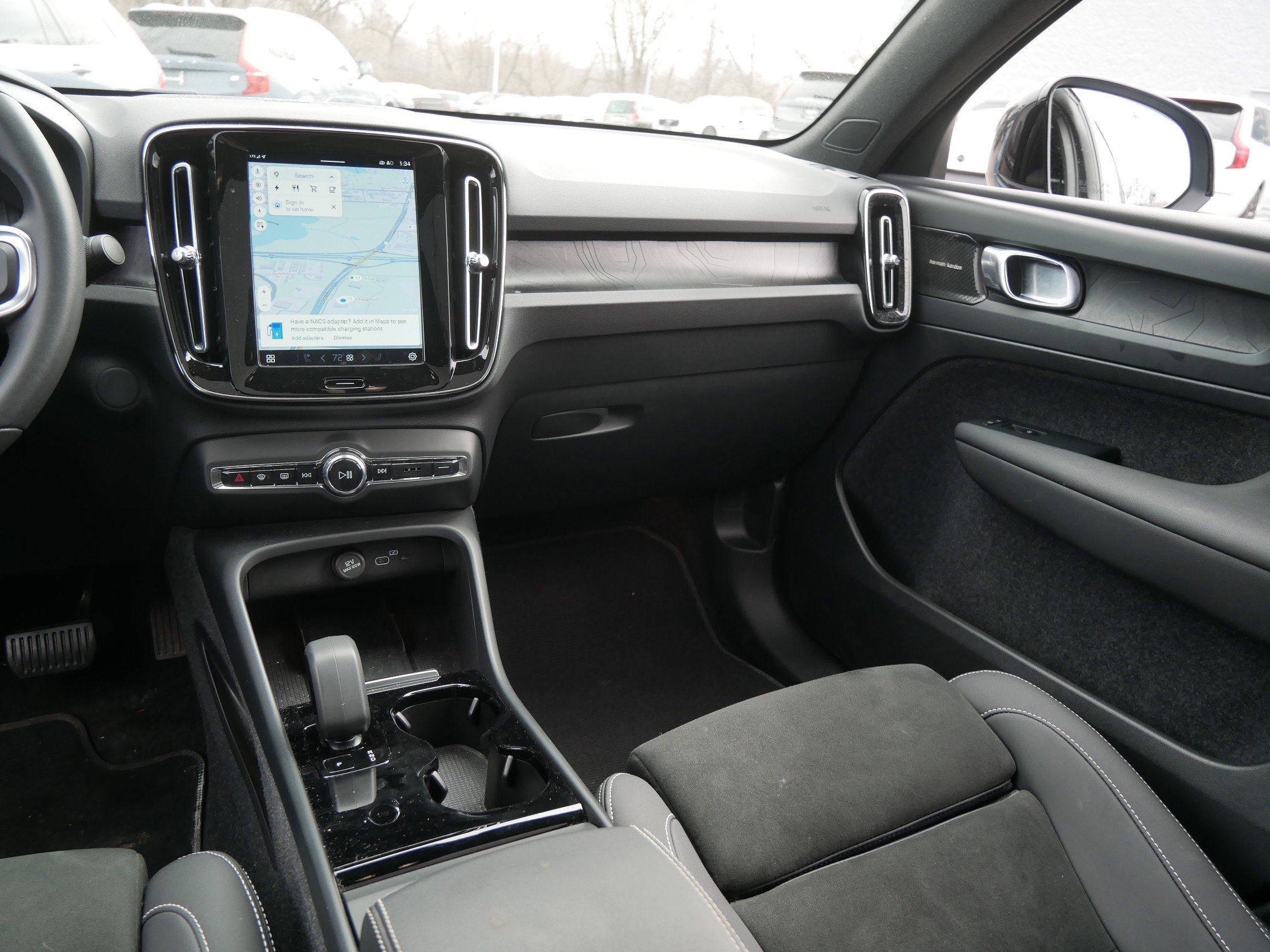 Certified 2023 Volvo C40 P8 Recharge Ultimate image 13