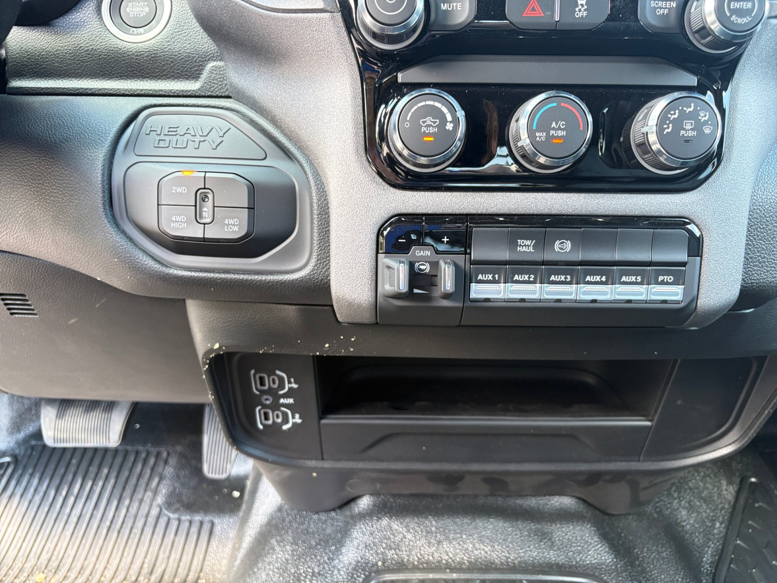 New 2026 RAM 3500 Tradesman AWD/4WD image 19