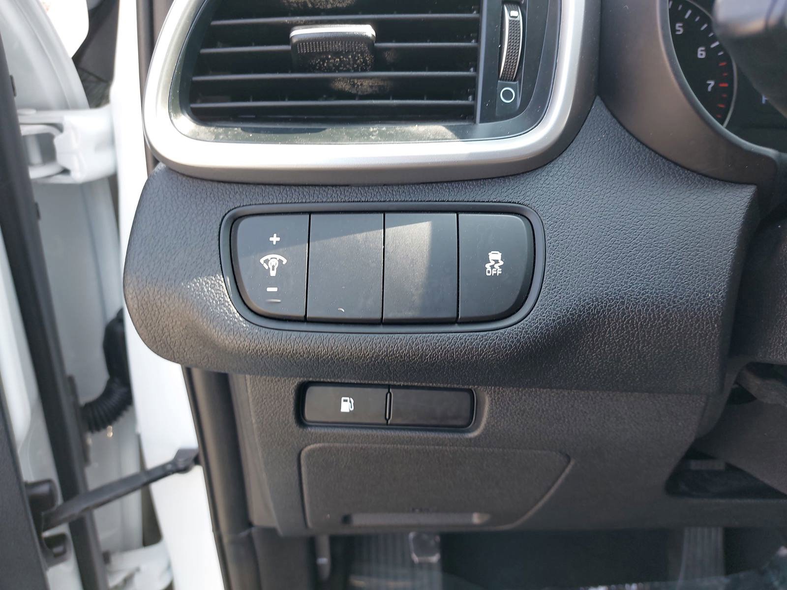 Used 2020 Kia Sorento L image 28