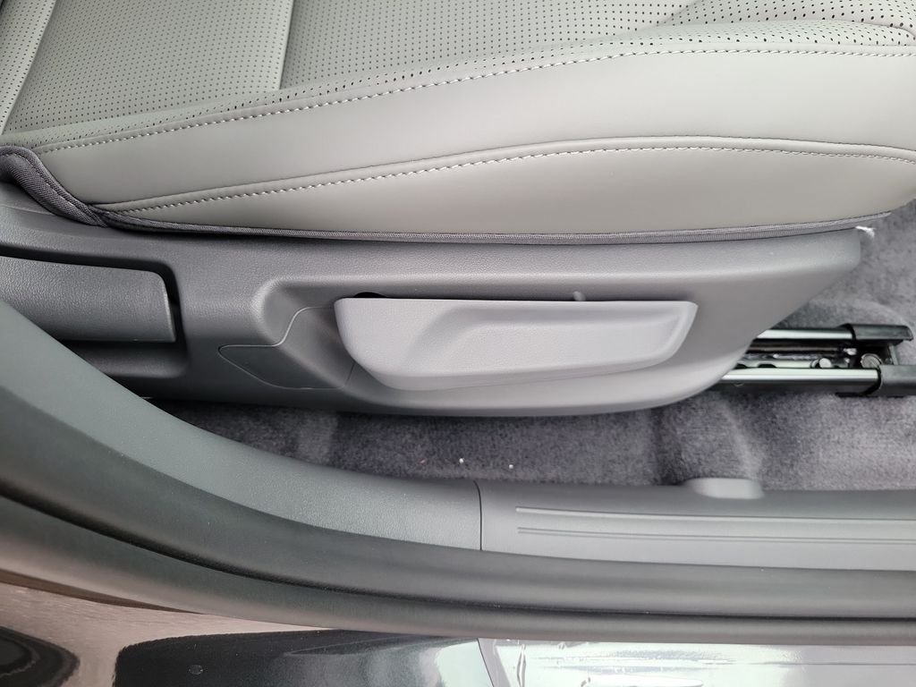 New 2027 Kia EV3 Wind FWD image 9