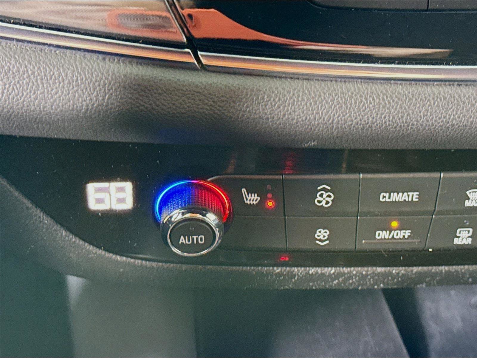 Used 2023 Buick Enclave Essence image 13