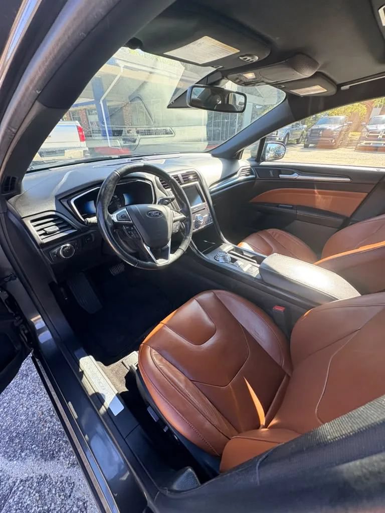 Used 2019 Ford Fusion Titanium FWD image 12
